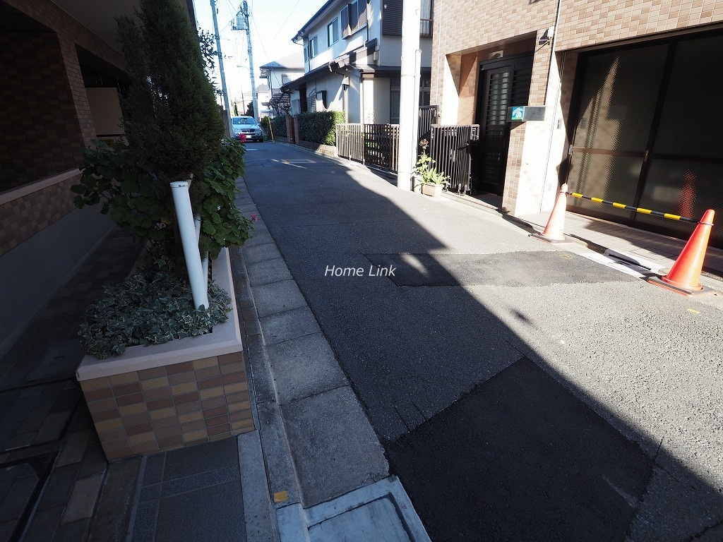 ヴィラ赤塚　東側 前面道路